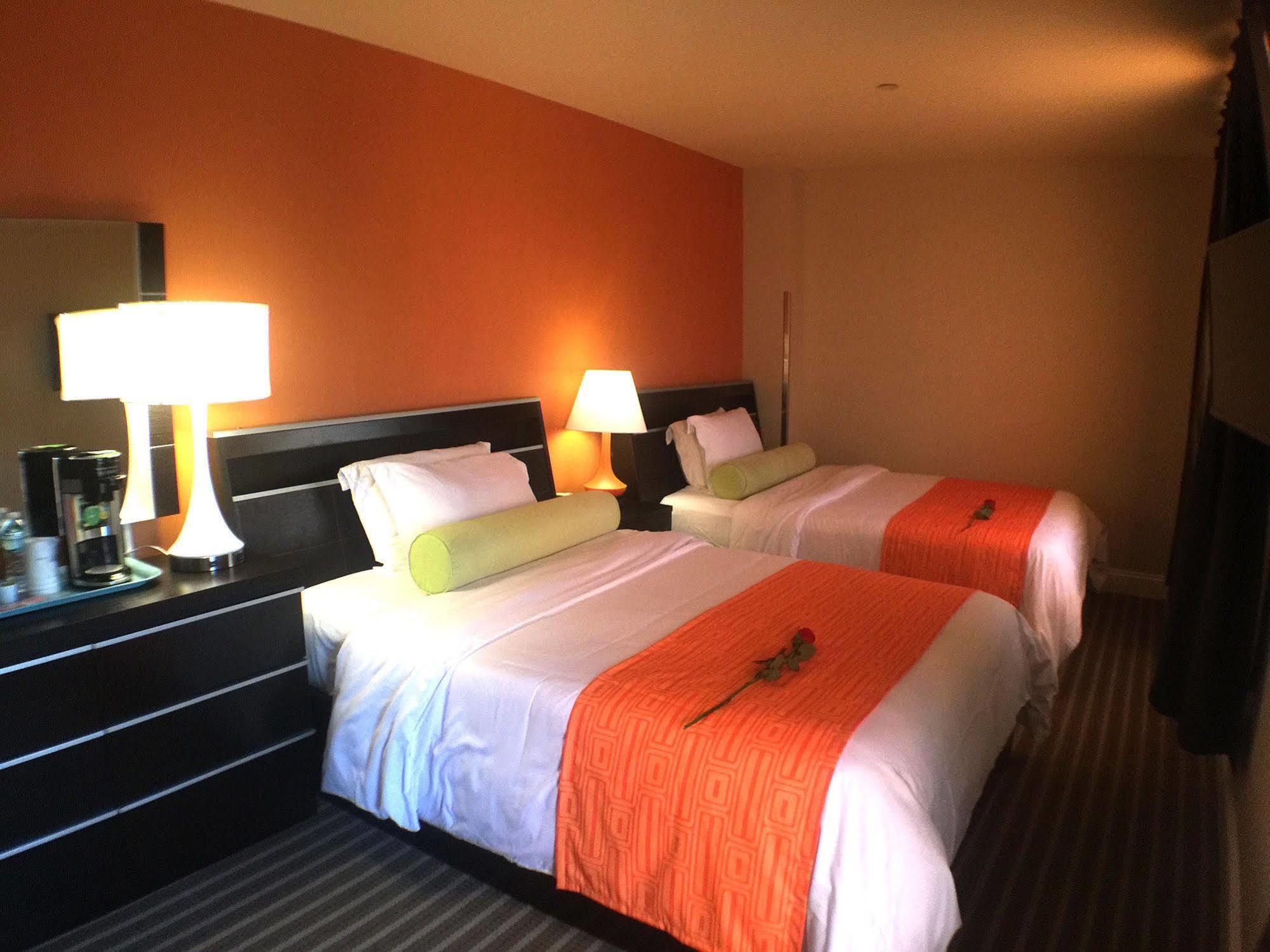 Howard Johnson By Wyndham Long Island City Νέα Υόρκη Εξωτερικό φωτογραφία