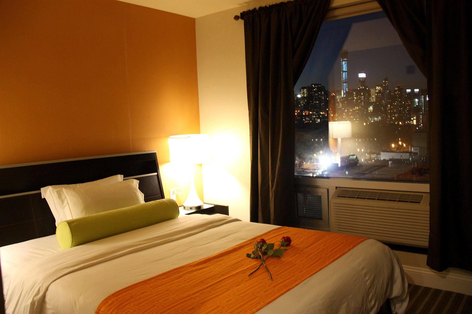 Howard Johnson By Wyndham Long Island City Νέα Υόρκη Εξωτερικό φωτογραφία